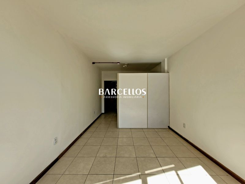 Sala com 1 quarto, 1 banheiro e 27m² à venda no bairro Centro, Porto Alegre