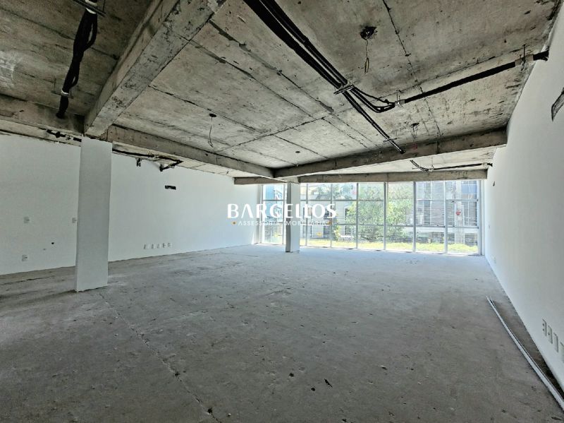 Sala com 16 banheiros e 1396m² à venda no bairro Moinhos de Vento, Porto Alegre