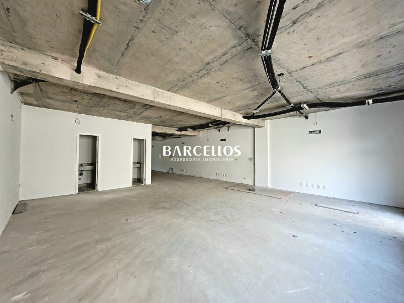 Sala com 16 banheiros e 1396m² à venda no bairro Moinhos de Vento, Porto Alegre