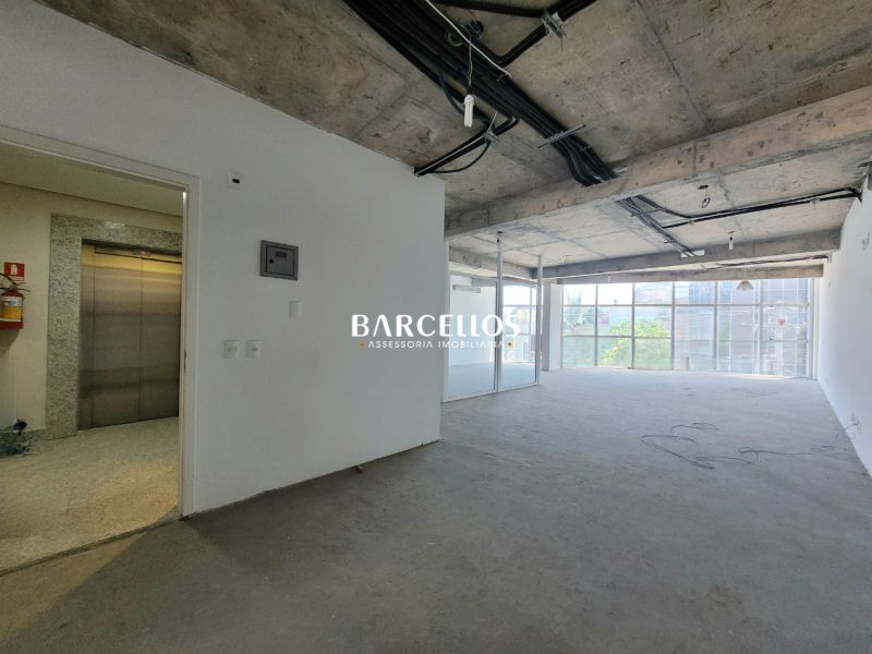 Sala com 16 banheiros e 1396m² à venda no bairro Moinhos de Vento, Porto Alegre