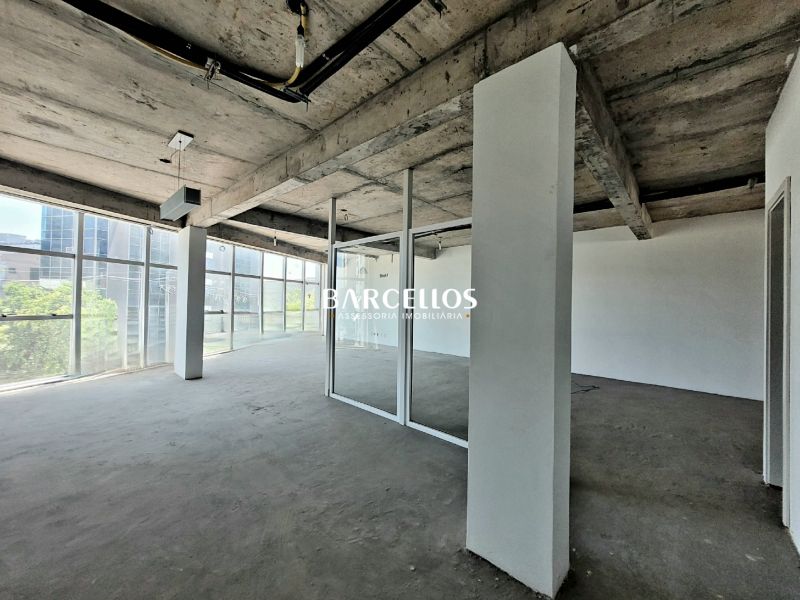 Sala com 16 banheiros e 1396m² à venda no bairro Moinhos de Vento, Porto Alegre