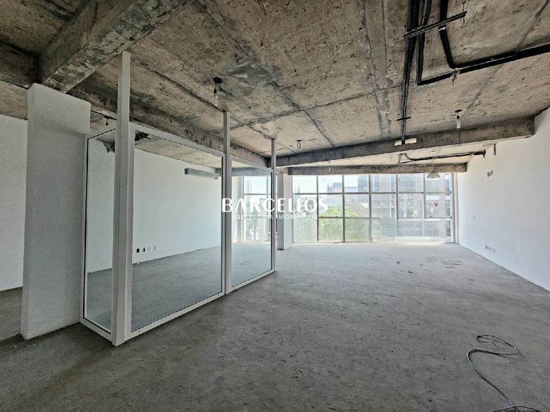 Sala com 16 banheiros e 1396m² à venda no bairro Moinhos de Vento, Porto Alegre