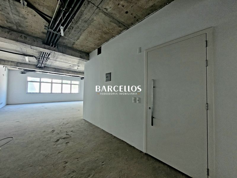 Sala com 16 banheiros e 1396m² à venda no bairro Moinhos de Vento, Porto Alegre