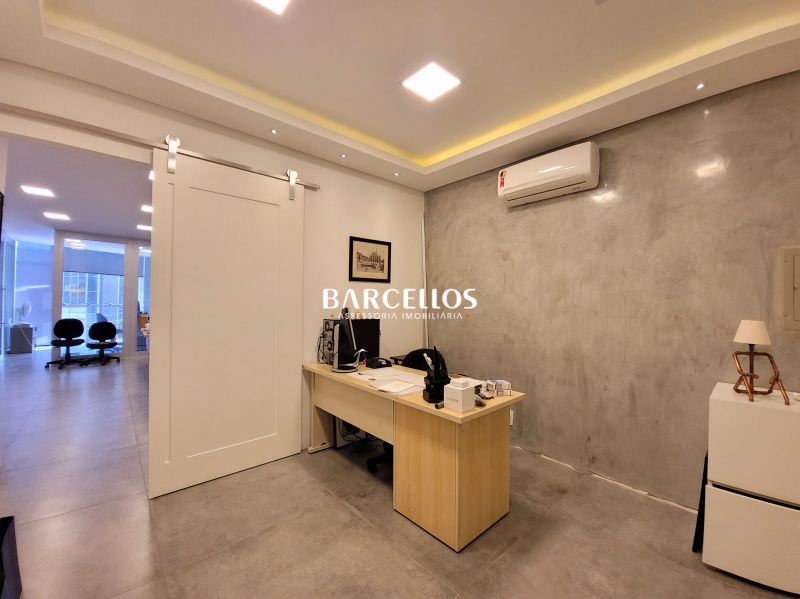 Sala com 16 banheiros e 1396m² à venda no bairro Moinhos de Vento, Porto Alegre