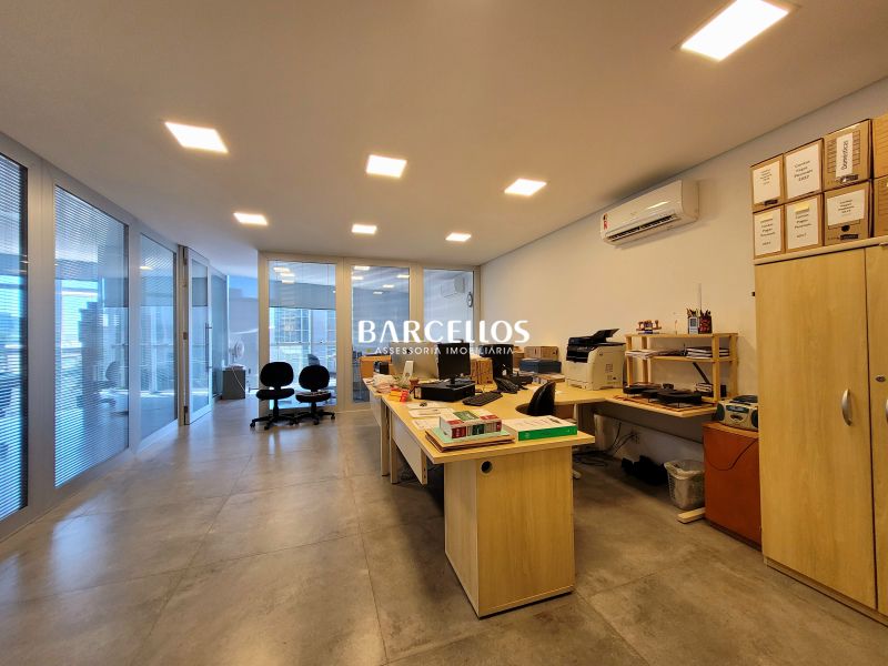 Sala com 16 banheiros e 1396m² à venda no bairro Moinhos de Vento, Porto Alegre