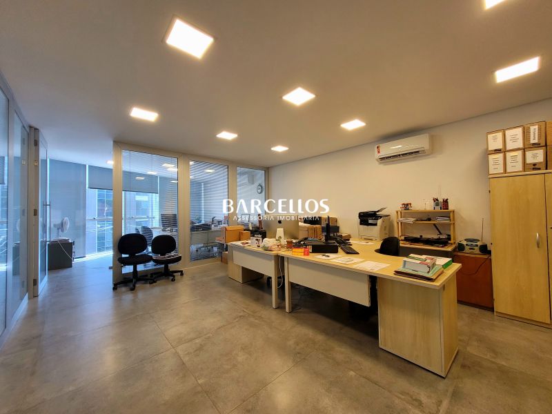 Sala com 16 banheiros e 1396m² à venda no bairro Moinhos de Vento, Porto Alegre
