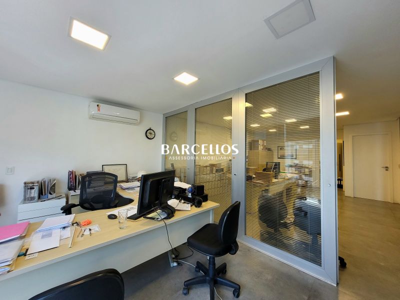 Sala com 16 banheiros e 1396m² à venda no bairro Moinhos de Vento, Porto Alegre
