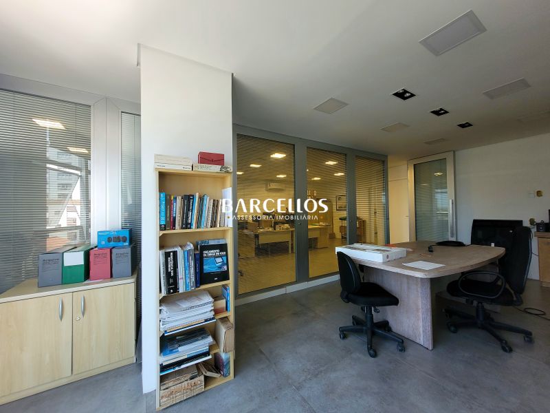 Sala com 16 banheiros e 1396m² à venda no bairro Moinhos de Vento, Porto Alegre