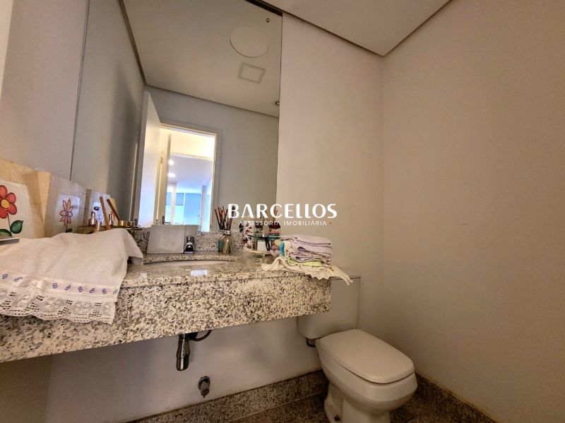 Sala com 16 banheiros e 1396m² à venda no bairro Moinhos de Vento, Porto Alegre