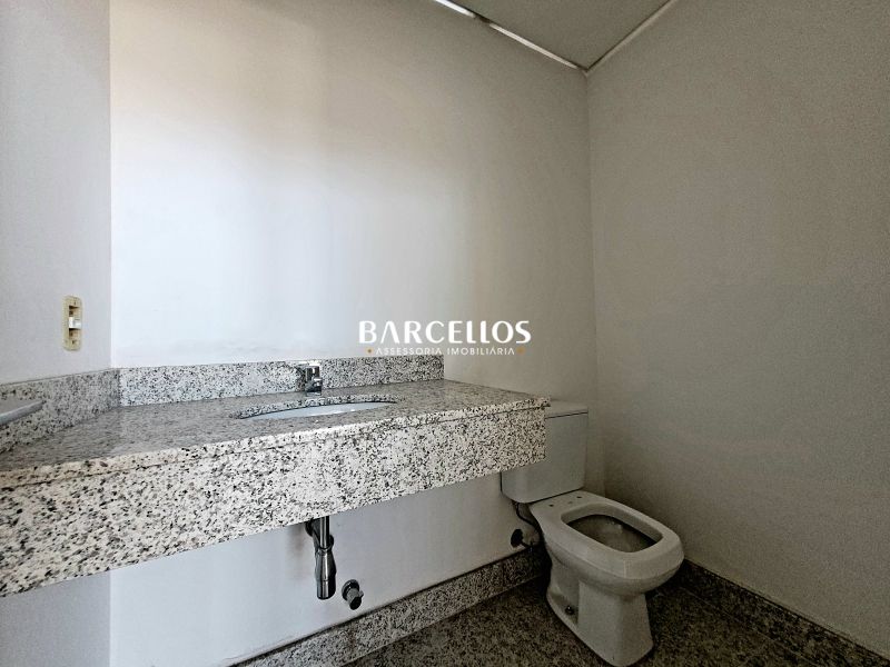 Sala com 16 banheiros e 1396m² à venda no bairro Moinhos de Vento, Porto Alegre