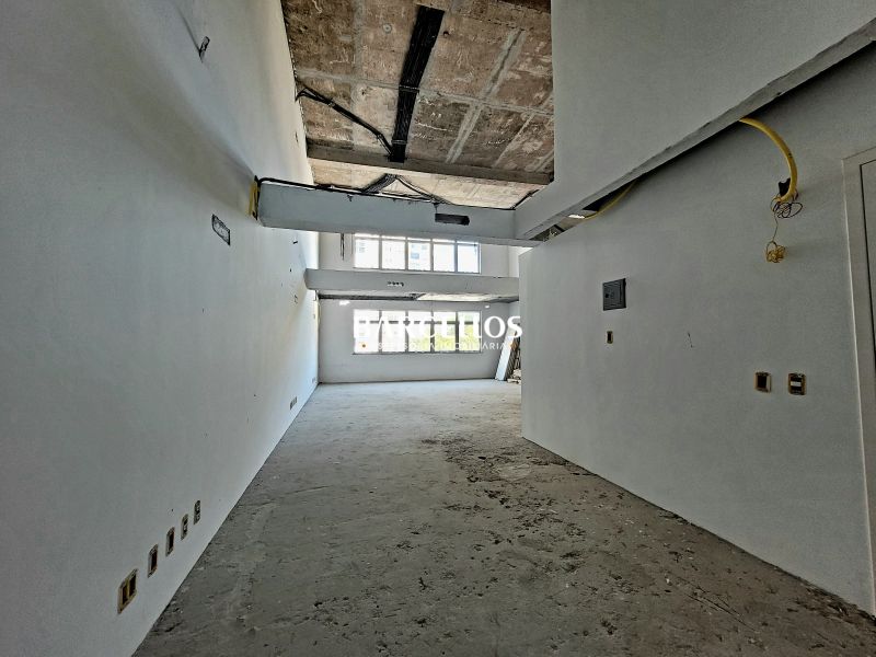 Sala com 16 banheiros e 1396m² à venda no bairro Moinhos de Vento, Porto Alegre