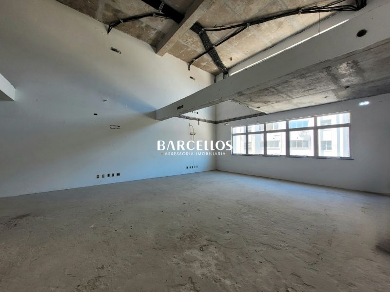 Sala com 16 banheiros e 1396m² à venda no bairro Moinhos de Vento, Porto Alegre