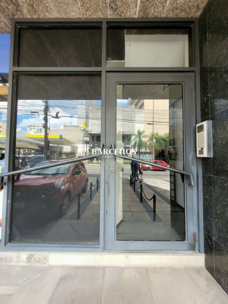 Sala com 1 banheiro e 30m² à venda no bairro Floresta, Porto Alegre