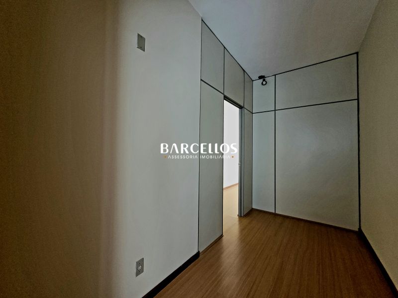 Sala com 1 banheiro e 30m² à venda no bairro Floresta, Porto Alegre