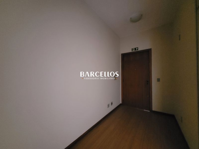 Sala com 1 banheiro e 30m² à venda no bairro Floresta, Porto Alegre