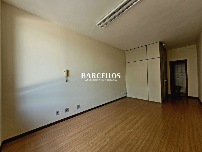 Sala com 1 banheiro e 30m² à venda no bairro Floresta, Porto Alegre
