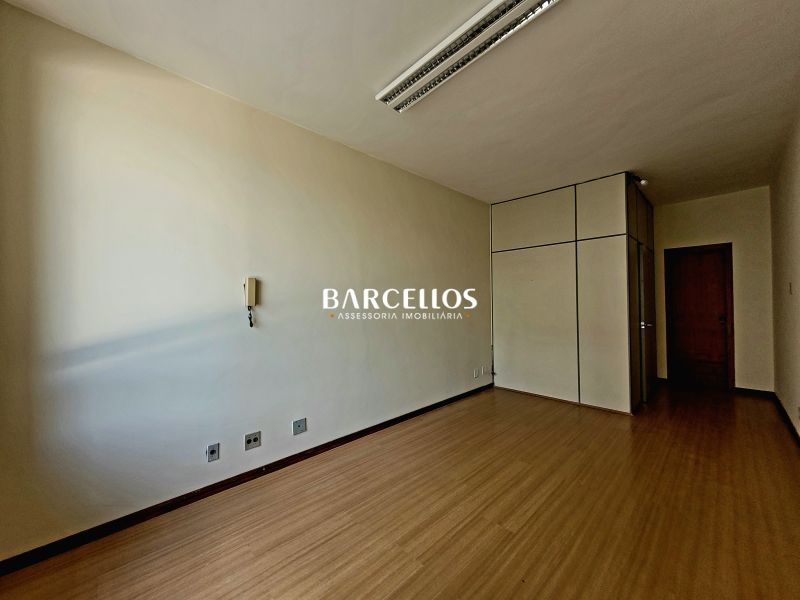 Sala com 1 banheiro e 30m² à venda no bairro Floresta, Porto Alegre