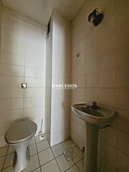 Sala com 1 banheiro e 30m² à venda no bairro Floresta, Porto Alegre