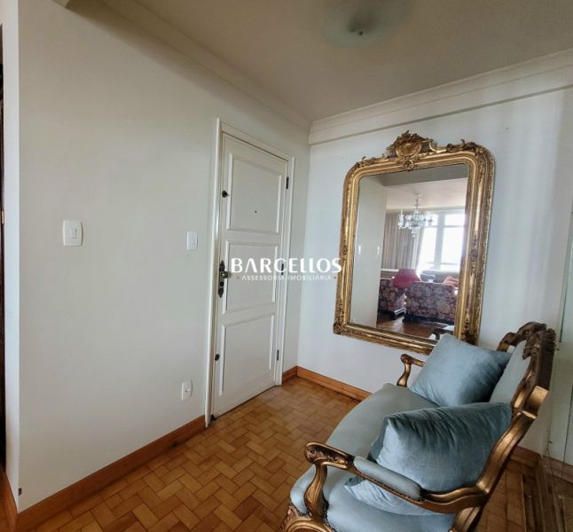 Apto com 4 quartos, 3 banheiros e 207m² à venda no bairro Centro, Porto Alegre
