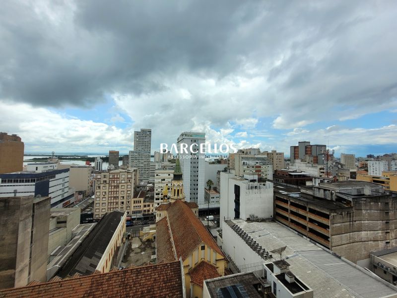 Apto com 4 quartos, 3 banheiros e 207m² à venda no bairro Centro, Porto Alegre