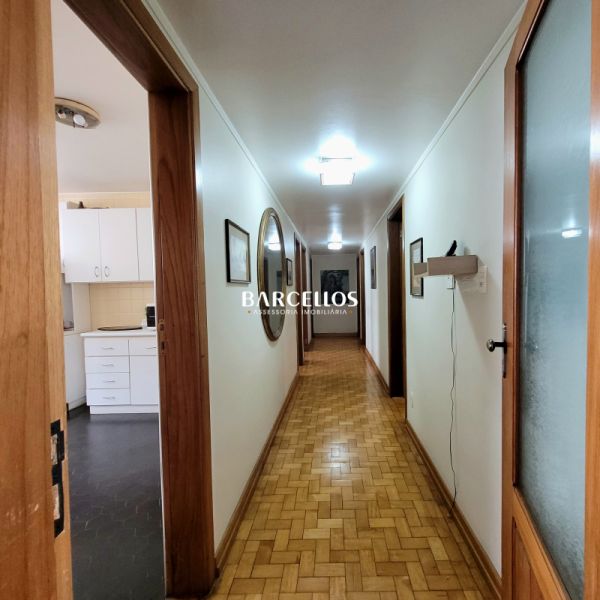 Apto com 4 quartos, 3 banheiros e 207m² à venda no bairro Centro, Porto Alegre