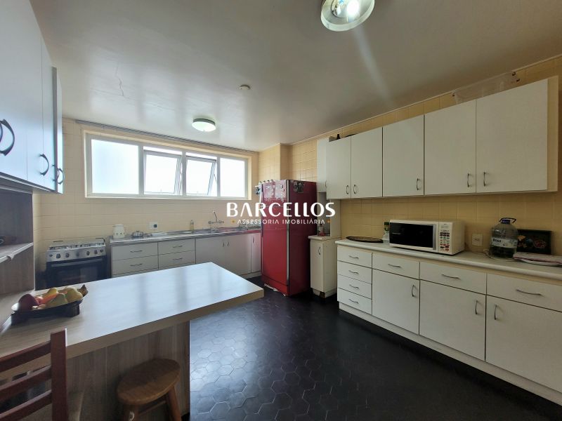 Apto com 4 quartos, 3 banheiros e 207m² à venda no bairro Centro, Porto Alegre