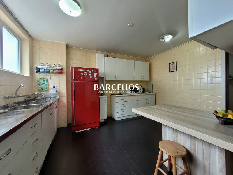 Apto com 4 quartos, 3 banheiros e 207m² à venda no bairro Centro, Porto Alegre