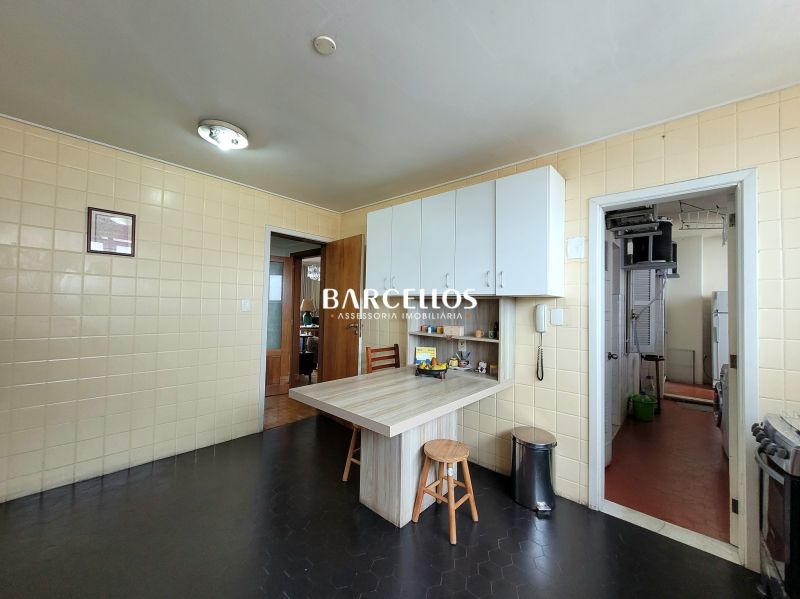 Apto com 4 quartos, 3 banheiros e 207m² à venda no bairro Centro, Porto Alegre