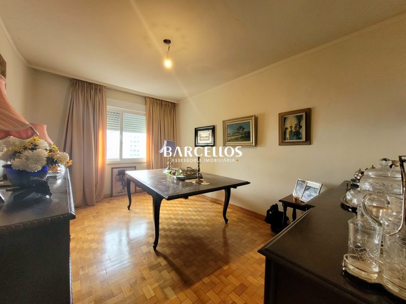 Apto com 4 quartos, 3 banheiros e 207m² à venda no bairro Centro, Porto Alegre