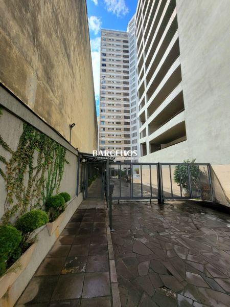 Apto com 4 quartos, 3 banheiros e 207m² à venda no bairro Centro, Porto Alegre