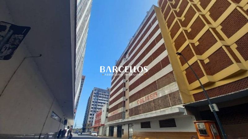 Box com 2 banheiros e 13m² à venda no bairro Centro, Porto Alegre