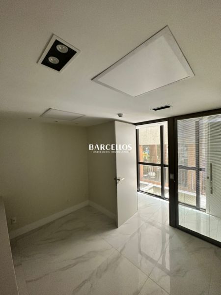 Sala com 1 quarto, 1 banheiro e 56m² à venda no bairro Floresta, Porto Alegre