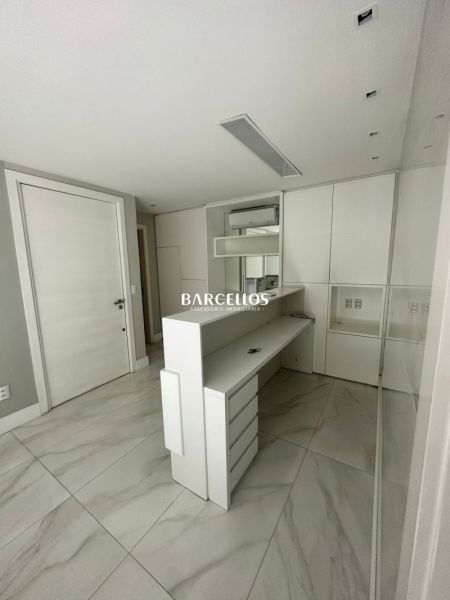 Sala com 1 quarto, 1 banheiro e 56m² à venda no bairro Floresta, Porto Alegre