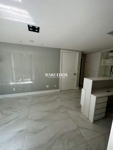 Sala com 1 quarto, 1 banheiro e 56m² à venda no bairro Floresta, Porto Alegre