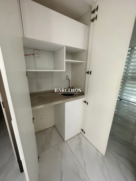 Sala com 1 quarto, 1 banheiro e 56m² à venda no bairro Floresta, Porto Alegre