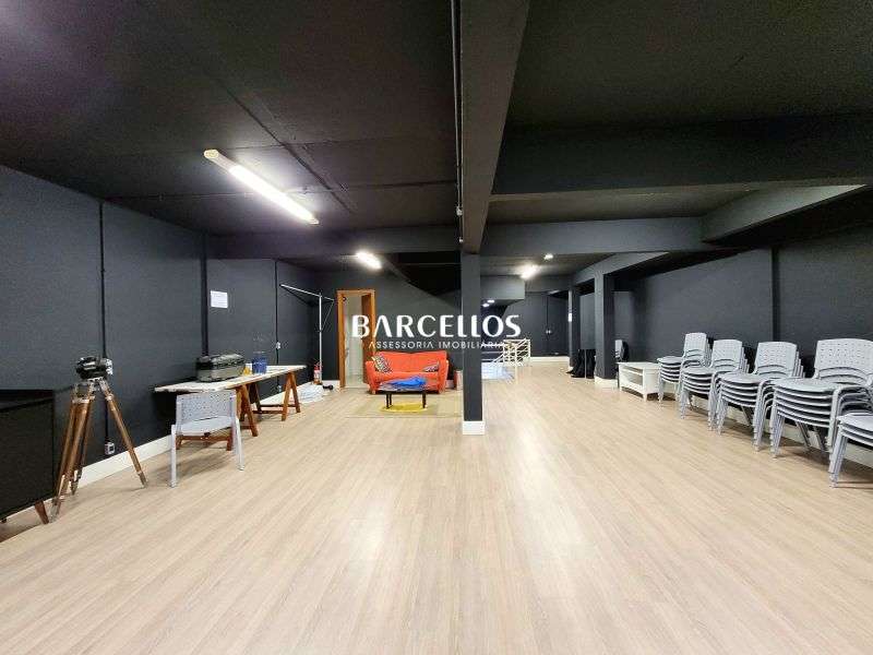 Loja com 3 banheiros e 179m² à venda no bairro Partenon, Porto Alegre