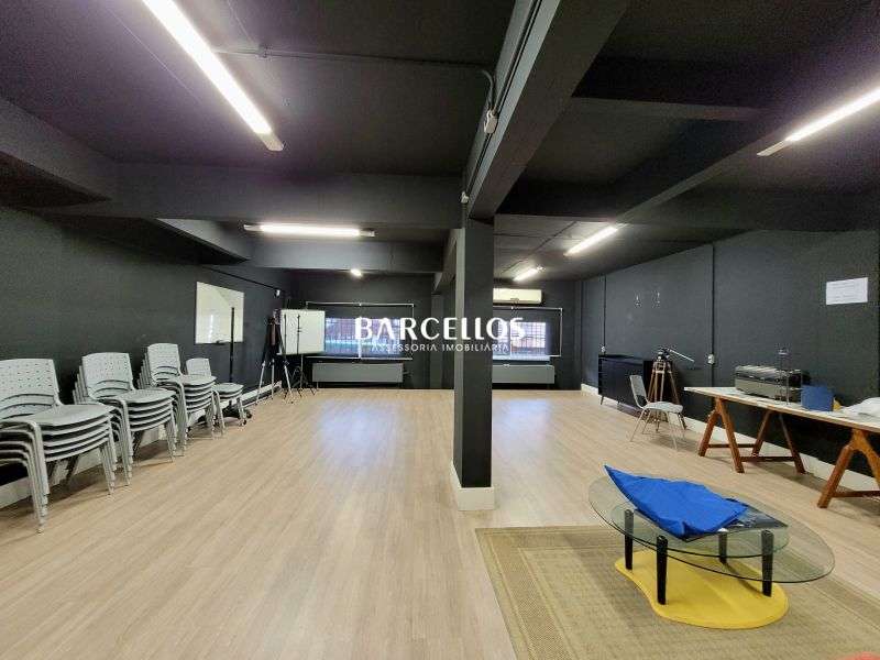 Loja com 3 banheiros e 179m² à venda no bairro Partenon, Porto Alegre