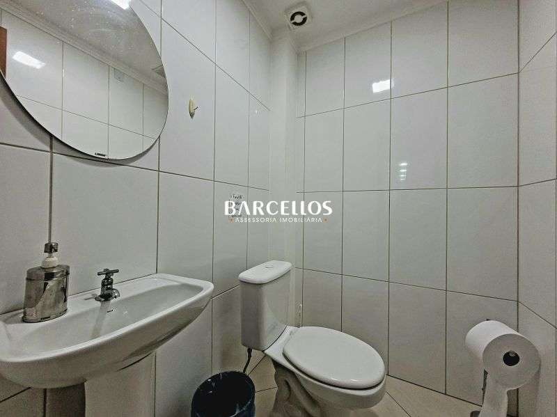 Loja com 3 banheiros e 179m² à venda no bairro Partenon, Porto Alegre