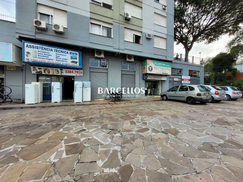 Loja com 3 banheiros e 179m² à venda no bairro Partenon, Porto Alegre