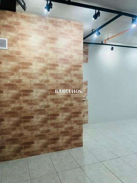 Sala com 1 banheiro e 33m² à venda no bairro Mont Serrat, Porto Alegre