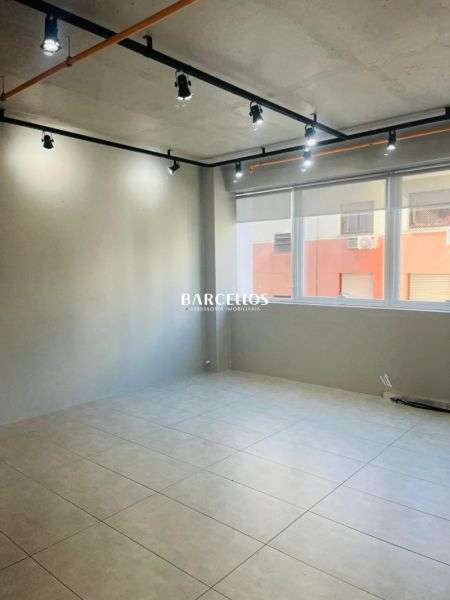 Sala com 1 banheiro e 33m² à venda no bairro Mont Serrat, Porto Alegre