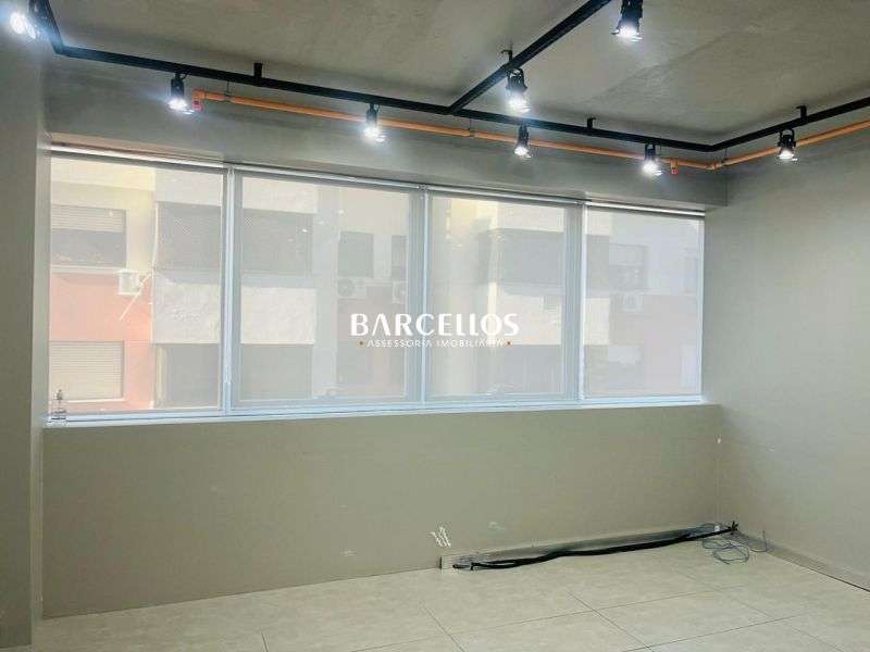Sala com 1 banheiro e 33m² à venda no bairro Mont Serrat, Porto Alegre
