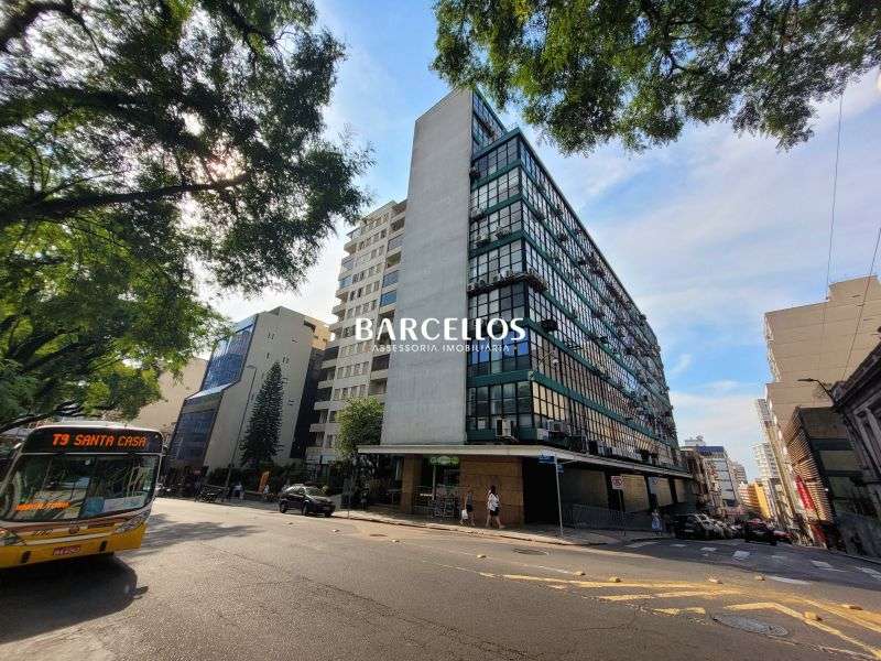 Sala com 1 quarto, 10 banheiros e 443m² à venda no bairro Centro, Porto Alegre