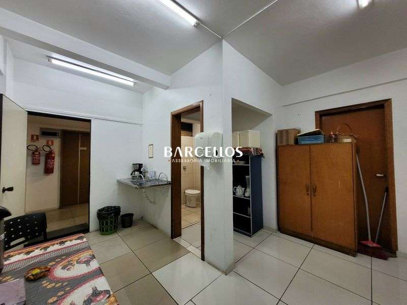 Sala com 1 quarto, 10 banheiros e 443m² à venda no bairro Centro, Porto Alegre