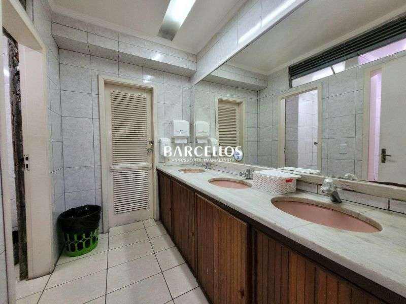 Sala com 1 quarto, 10 banheiros e 443m² à venda no bairro Centro, Porto Alegre