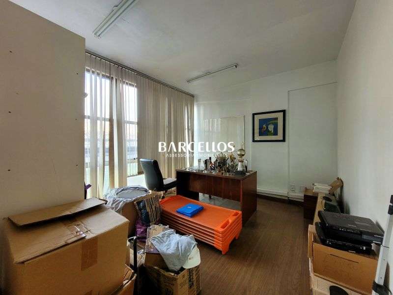 Sala com 1 quarto, 10 banheiros e 443m² à venda no bairro Centro, Porto Alegre