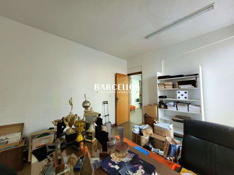 Sala com 1 quarto, 10 banheiros e 443m² à venda no bairro Centro, Porto Alegre