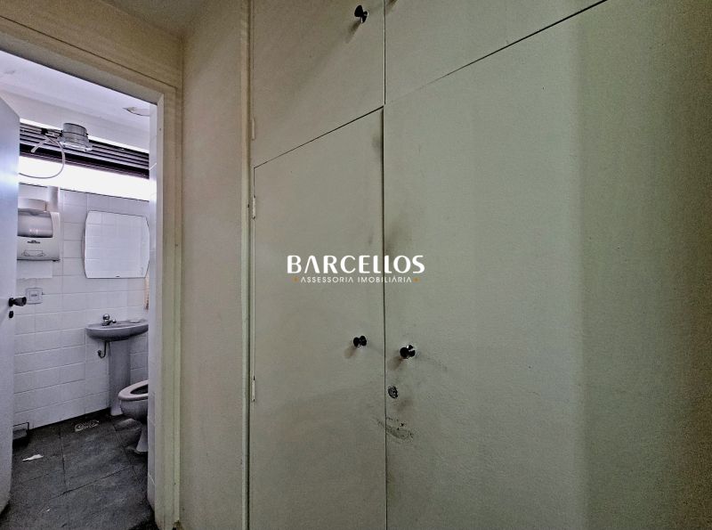 Sala com 1 quarto, 1 banheiro e 47m² à venda no bairro Centro, Porto Alegre