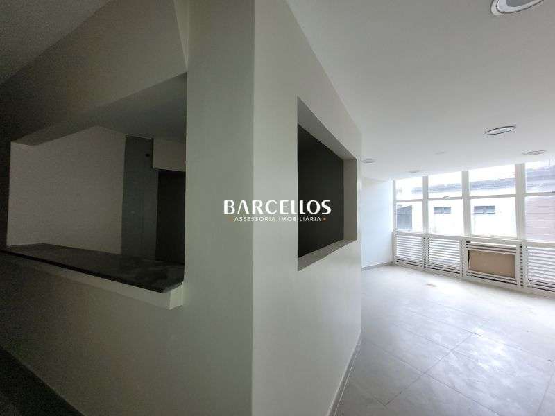 Sala com 3 quartos, 2 banheiros e 70m² à venda no bairro Centro, Porto Alegre
