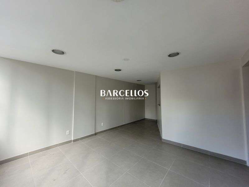 Sala com 3 quartos, 2 banheiros e 70m² à venda no bairro Centro, Porto Alegre
